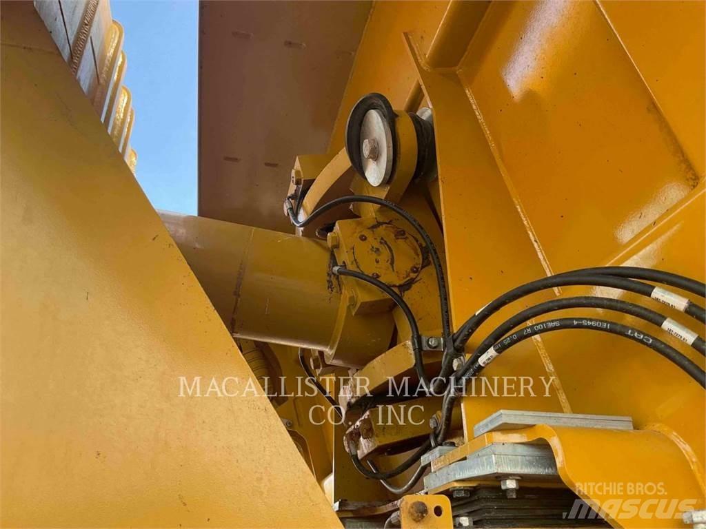 CAT 740 EJECTOR 鉸接式起吊車