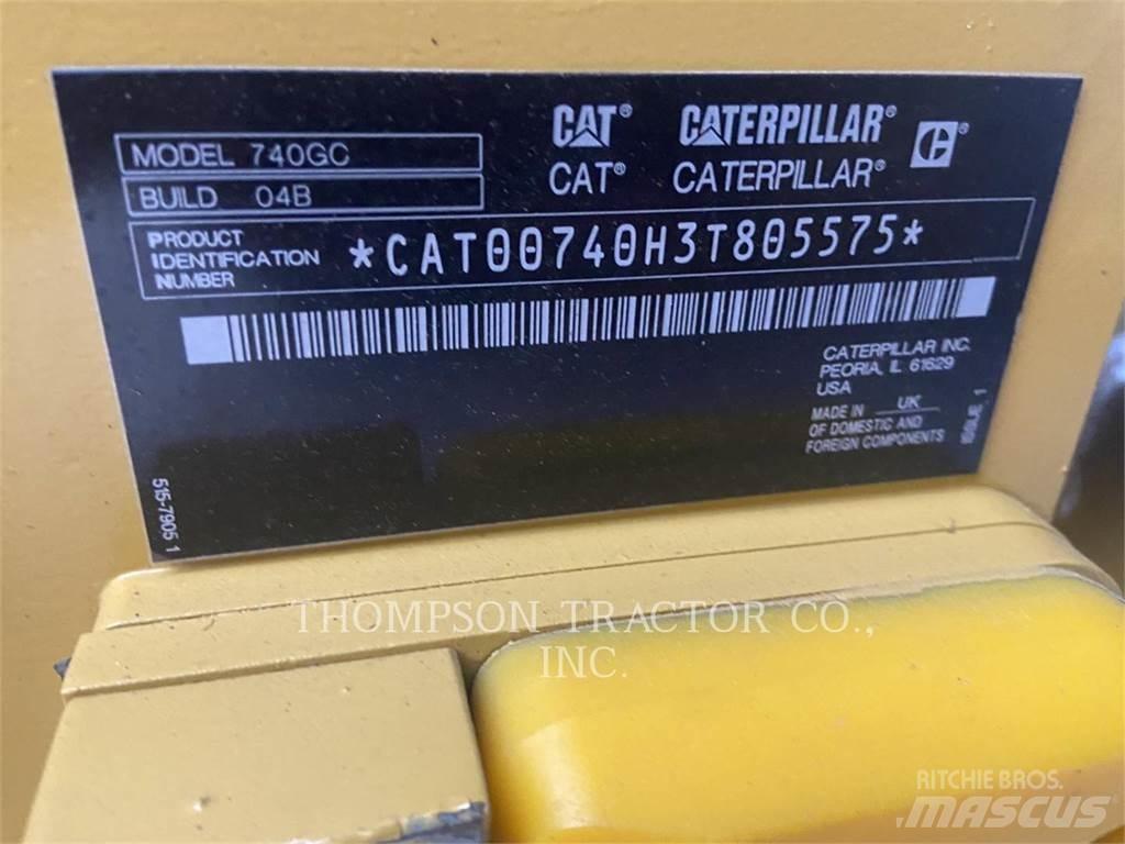 CAT 740 GC 鉸接式起吊車