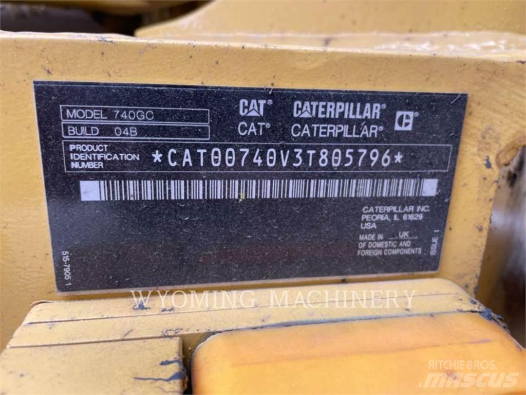 CAT 740 GC 鉸接式起吊車