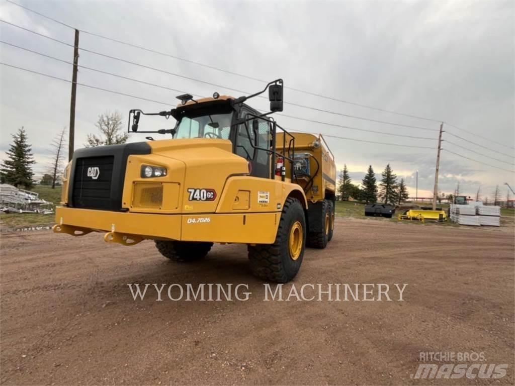 CAT 740 GC 鉸接式起吊車