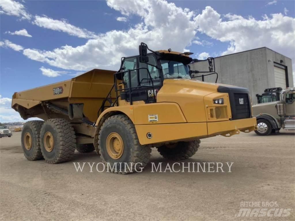 CAT 740 GC 鉸接式起吊車