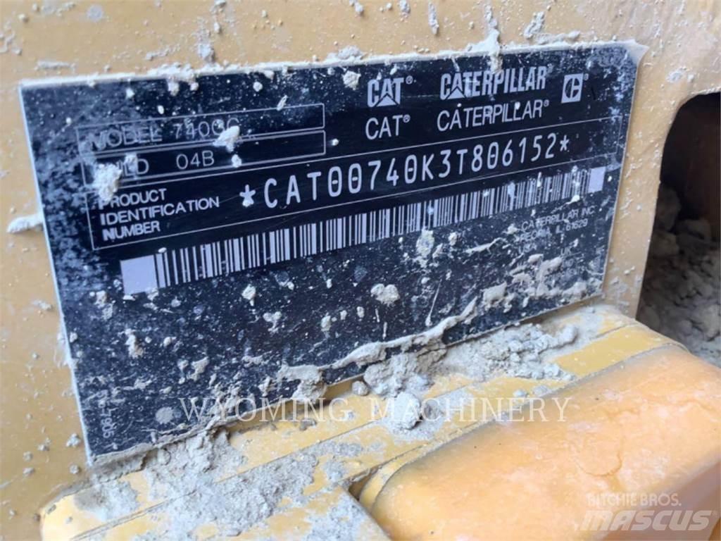 CAT 740 GC 鉸接式起吊車