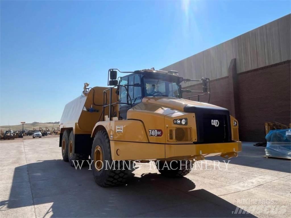CAT 740 GC 鉸接式起吊車