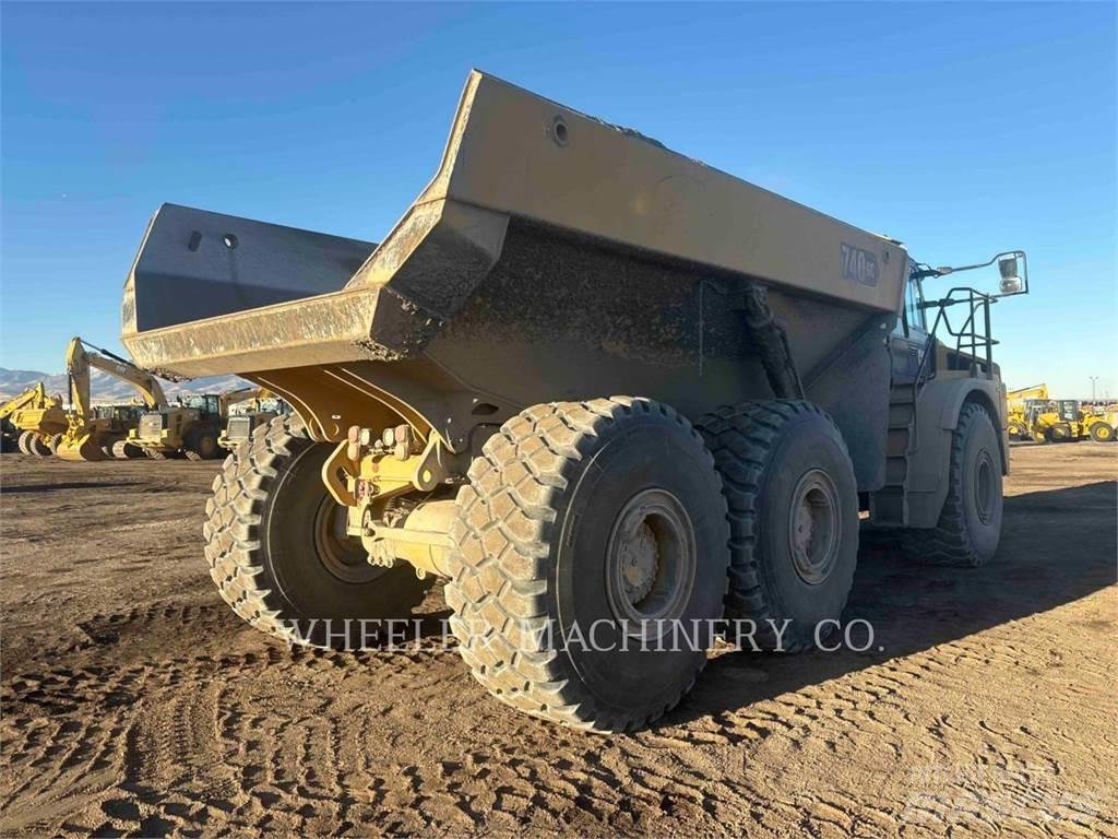 CAT 740 GC 鉸接式起吊車