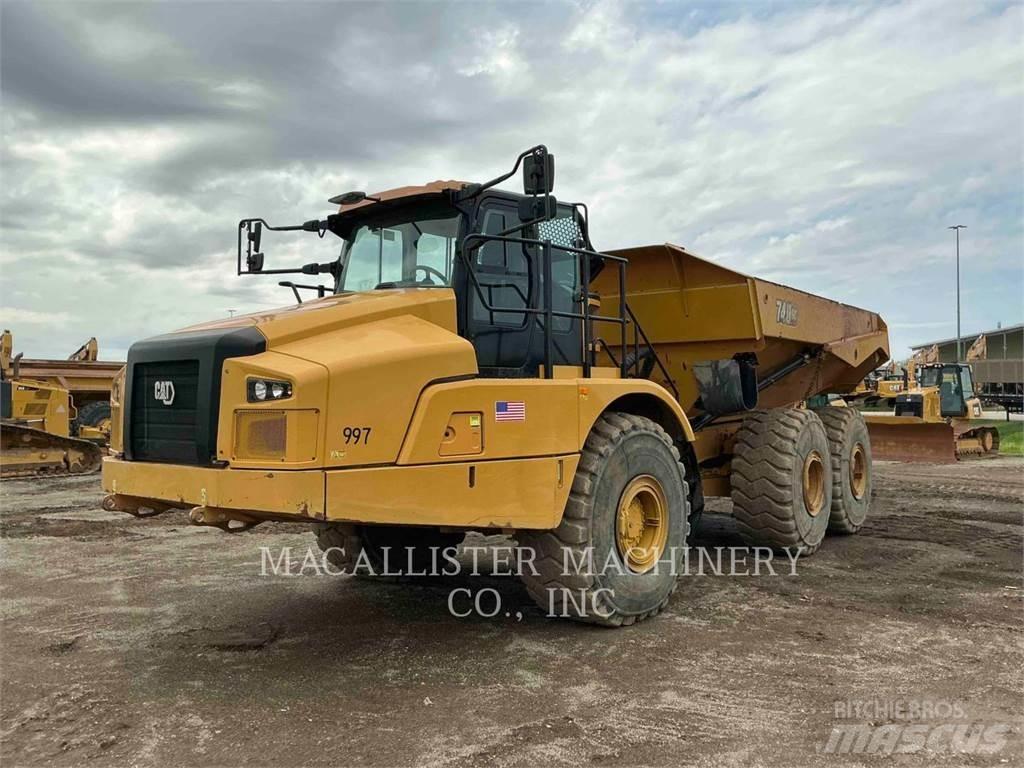 CAT 740 GC 鉸接式起吊車