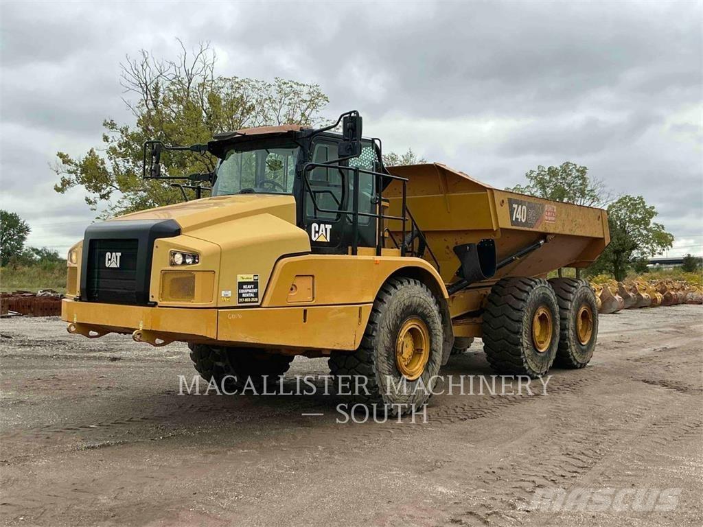 CAT 740 GC 鉸接式起吊車