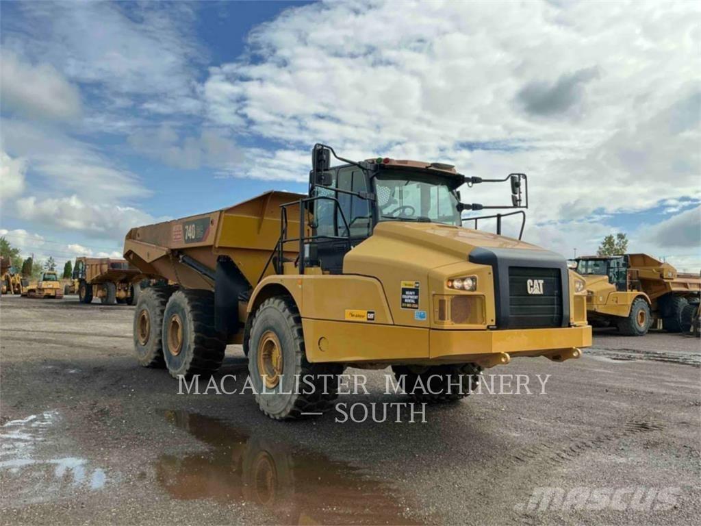 CAT 740 GC 鉸接式起吊車