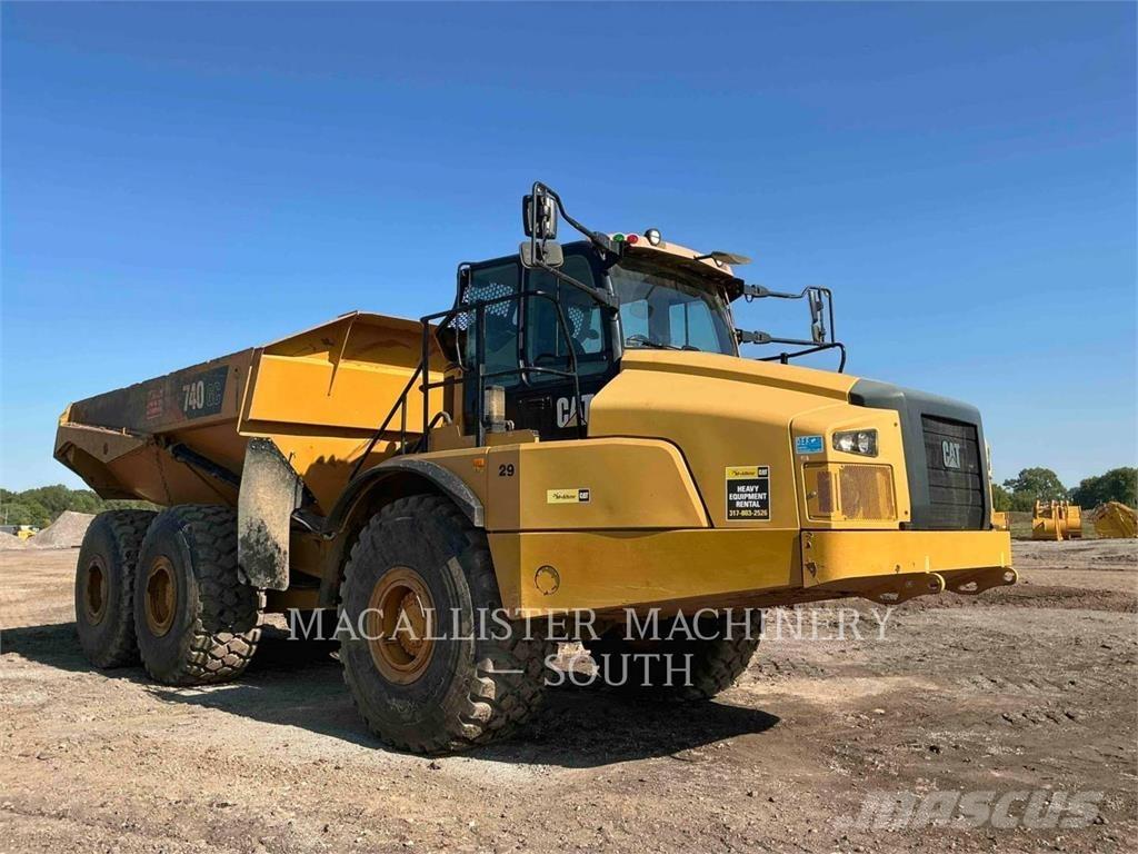 CAT 740 GC 鉸接式起吊車