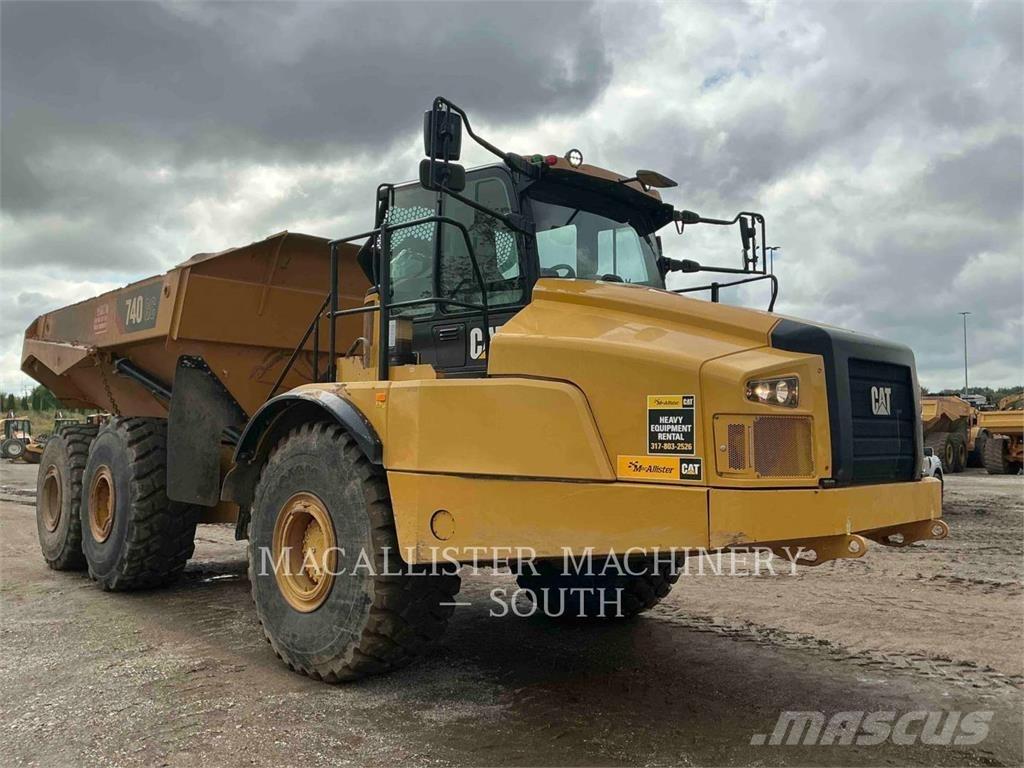 CAT 740 GC 鉸接式起吊車