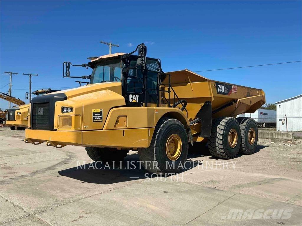 CAT 740 GC 鉸接式起吊車