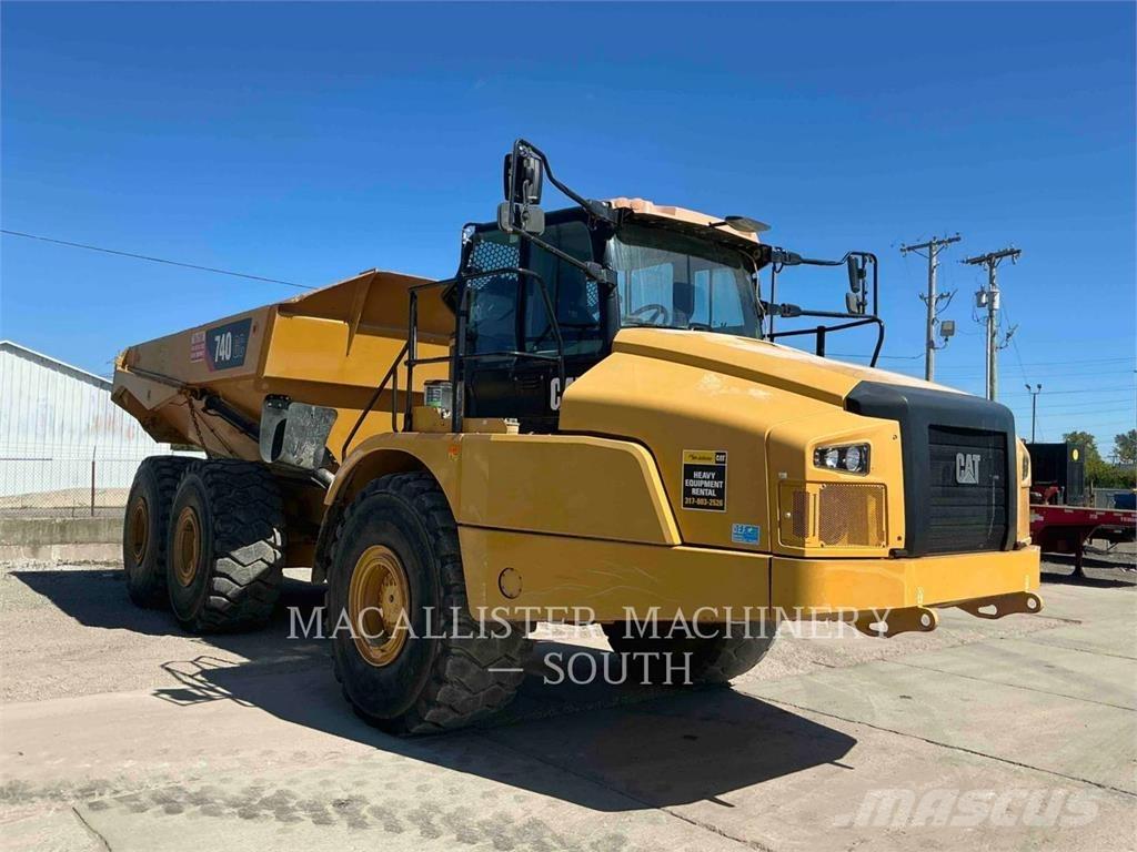 CAT 740 GC 鉸接式起吊車