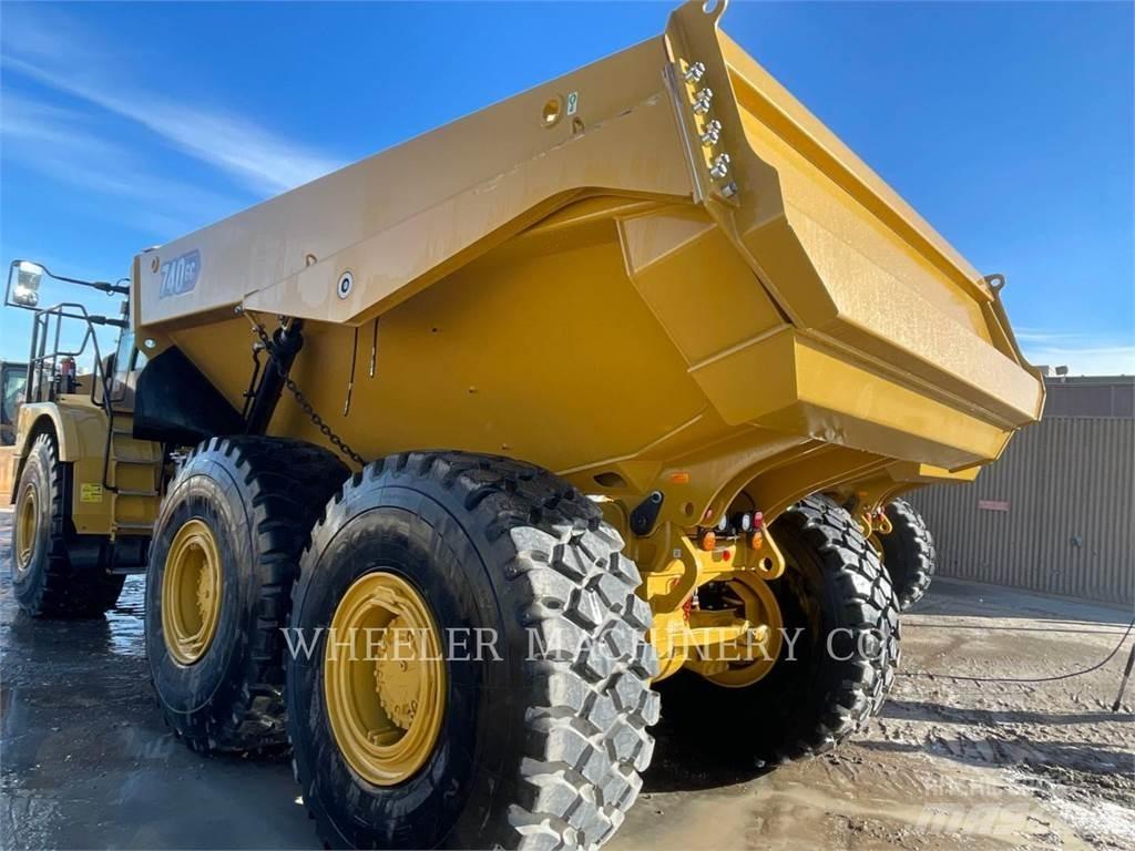 CAT 740 GC TG 鉸接式起吊車