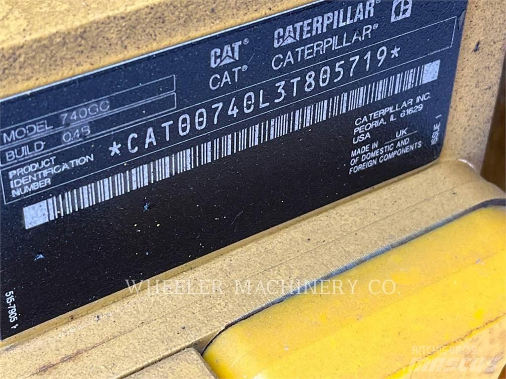 CAT 740 GC TG 鉸接式起吊車