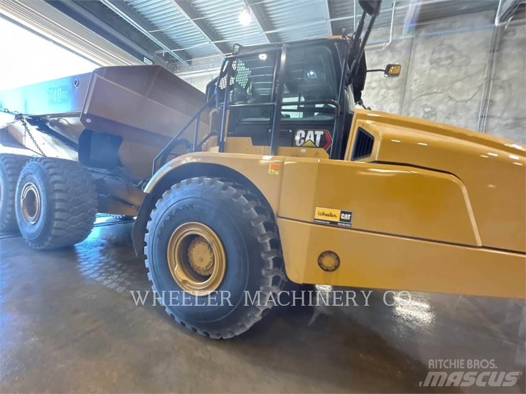 CAT 740 GC TG 鉸接式起吊車