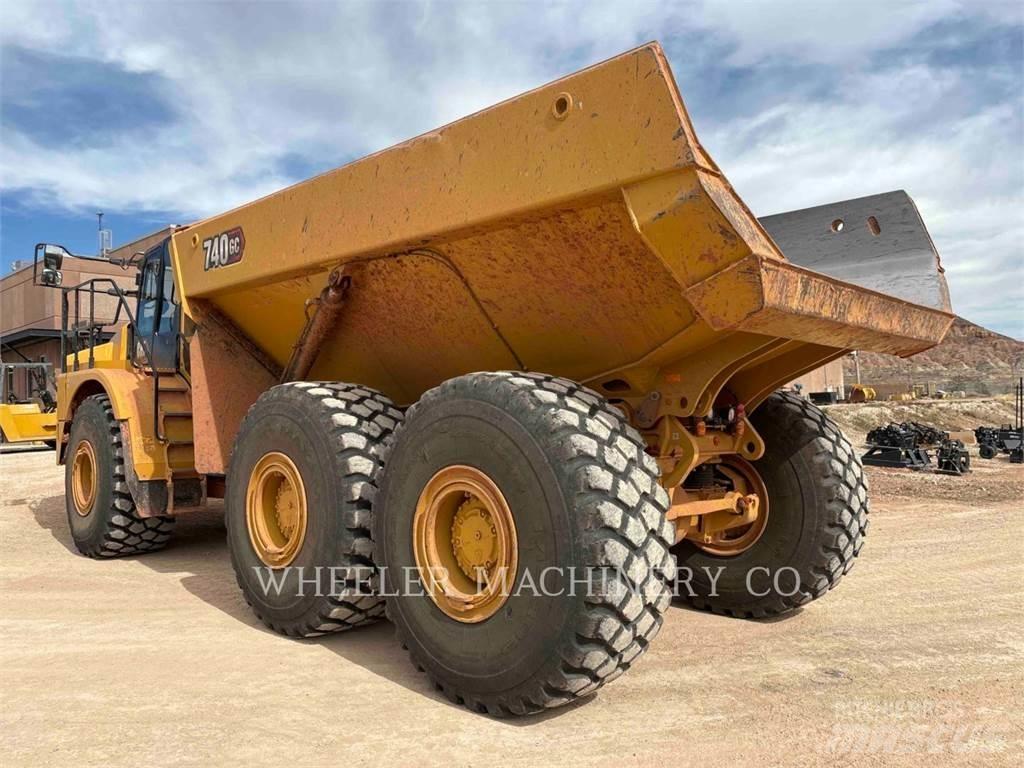 CAT 740 GC TG 鉸接式起吊車