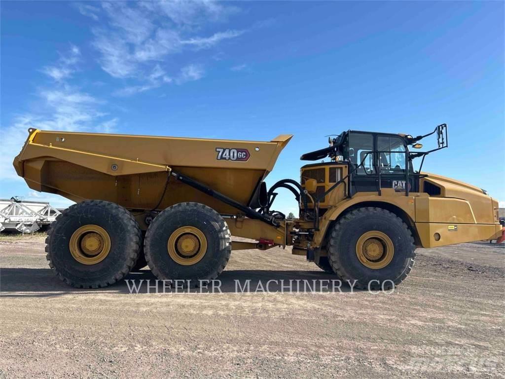 CAT 740 GC TG 鉸接式起吊車