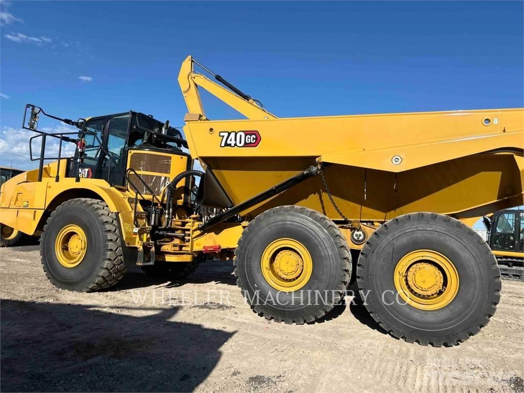 CAT 740 GC TG 鉸接式起吊車