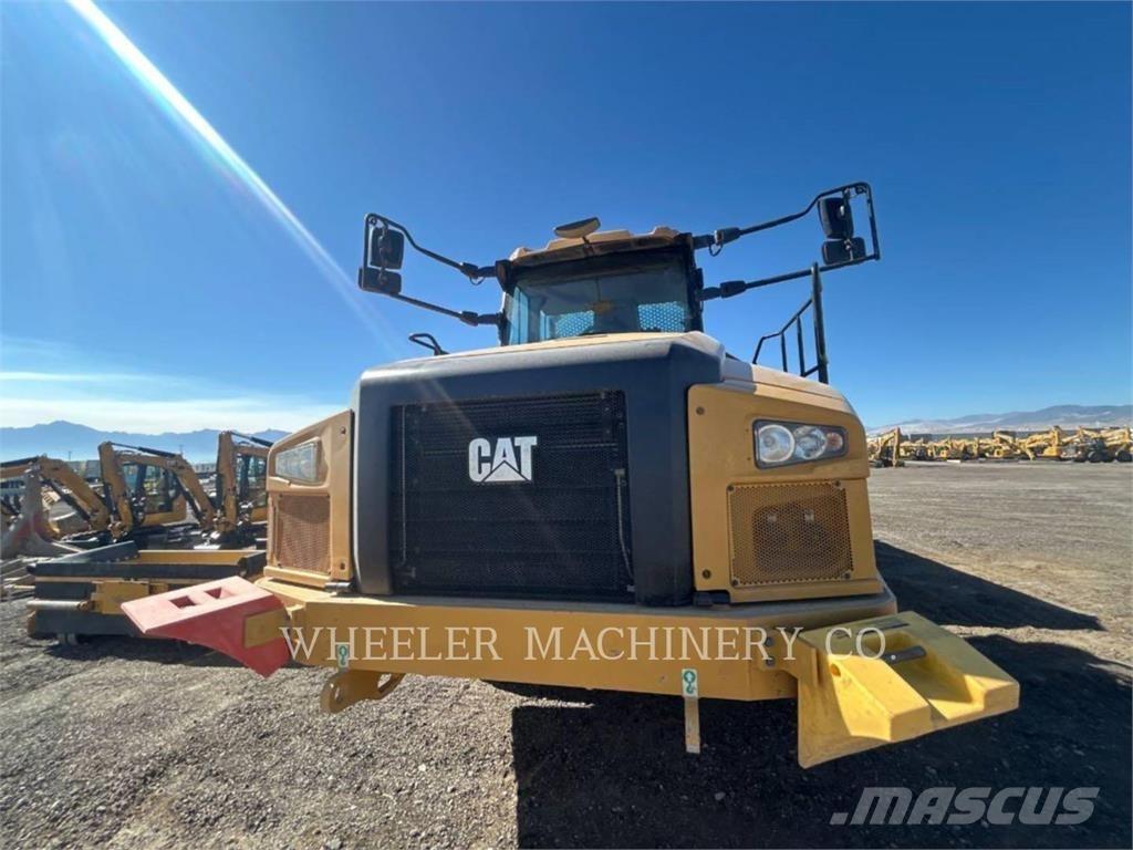 CAT 740 GC TG 鉸接式起吊車