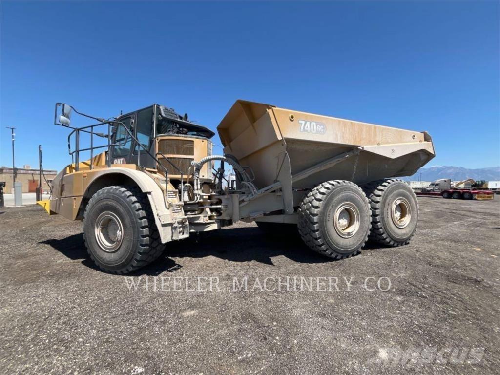 CAT 740 GC TG 鉸接式起吊車