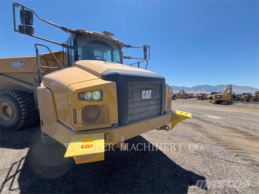 CAT 740 GC TG 鉸接式起吊車
