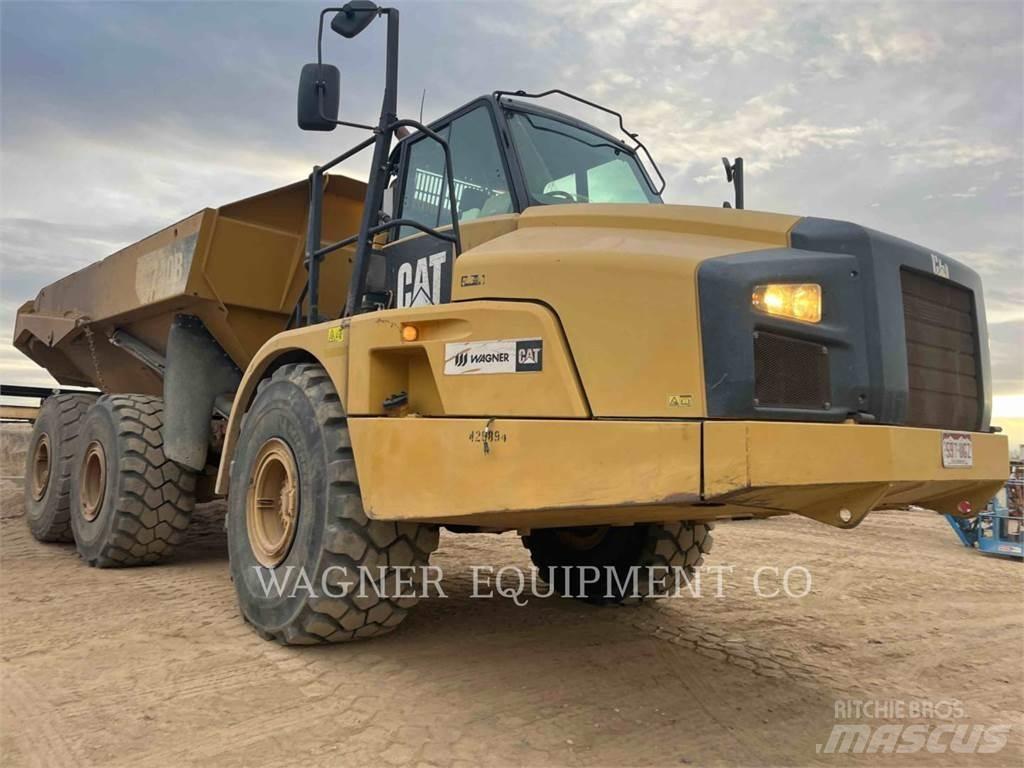CAT 740B 鉸接式起吊車