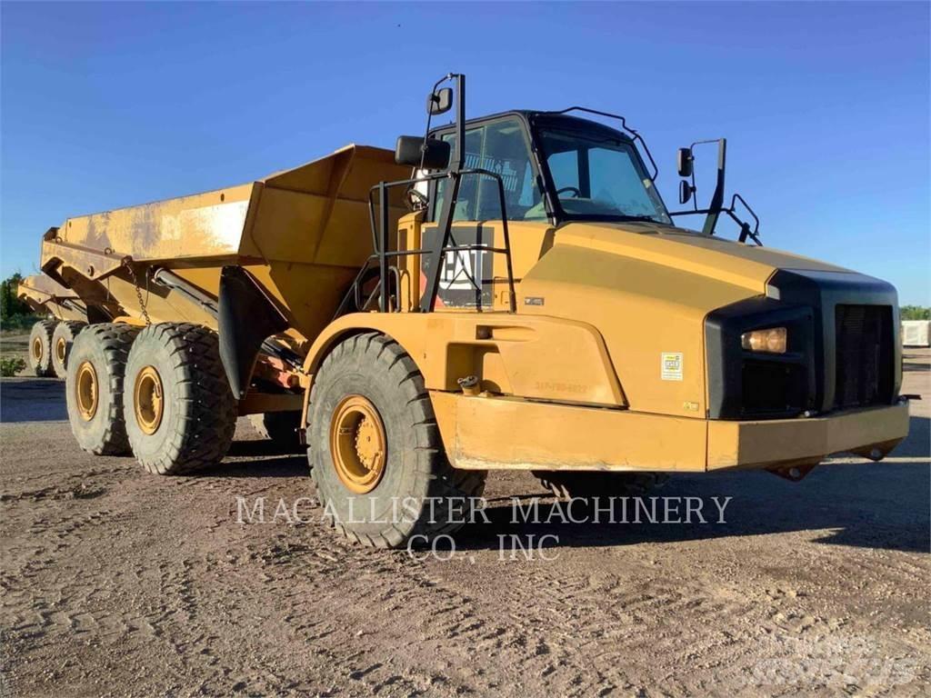 CAT 740B 鉸接式起吊車