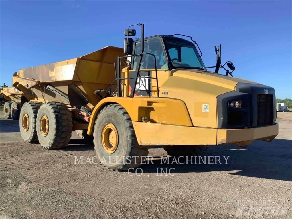 CAT 740B 鉸接式起吊車