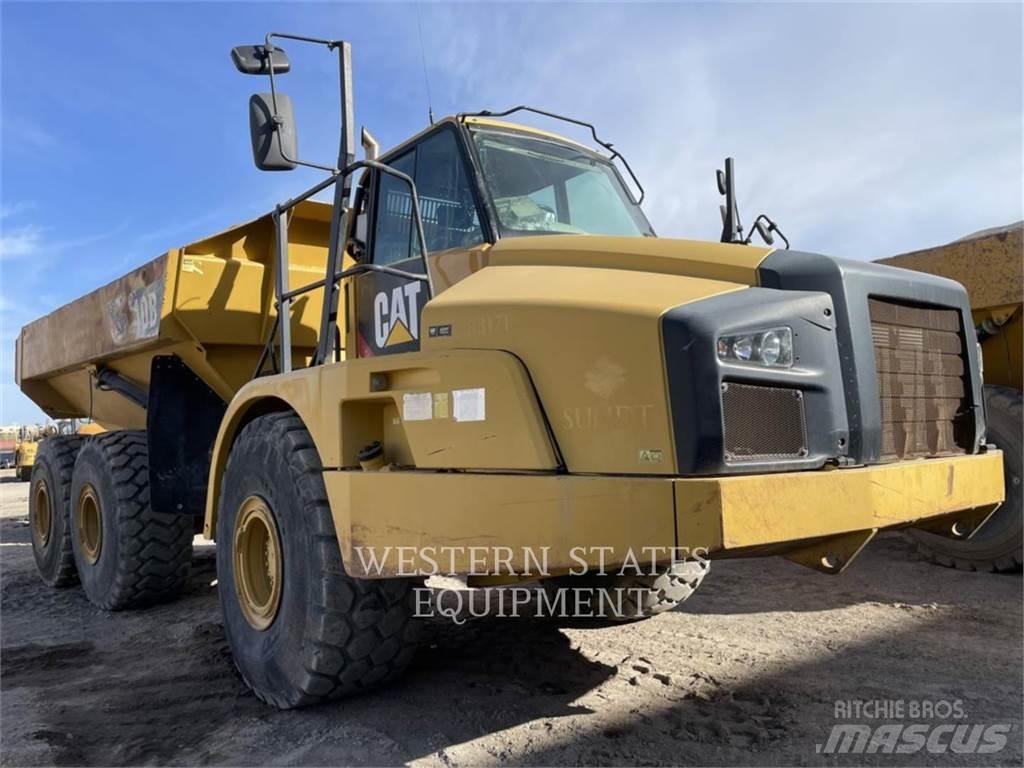 CAT 740B 鉸接式起吊車