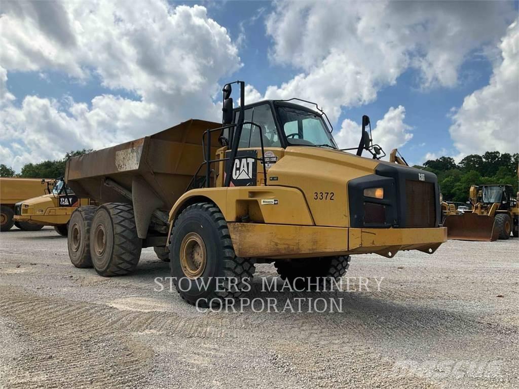 CAT 740B 鉸接式起吊車