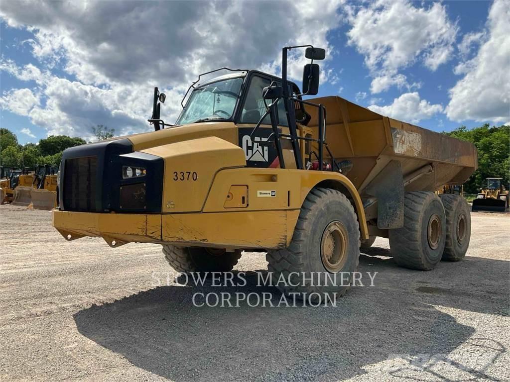 CAT 740B 鉸接式起吊車