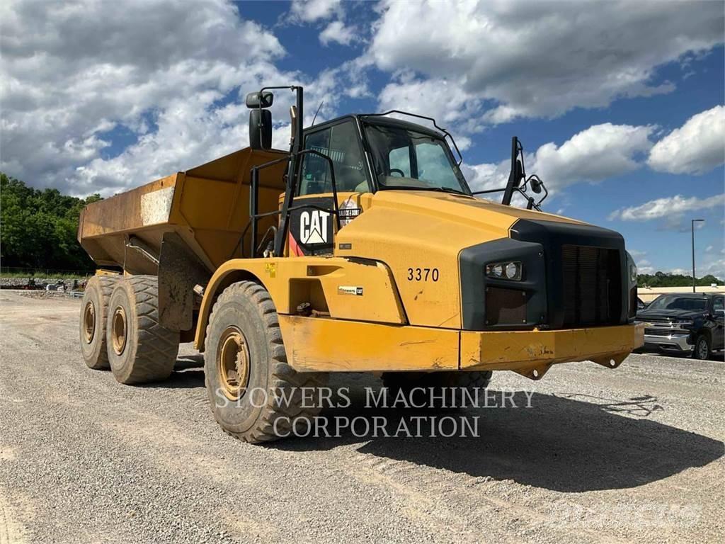 CAT 740B 鉸接式起吊車
