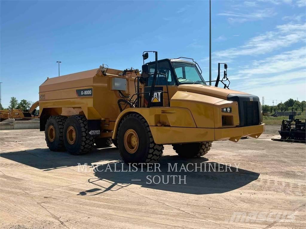 CAT 740B 鉸接式起吊車