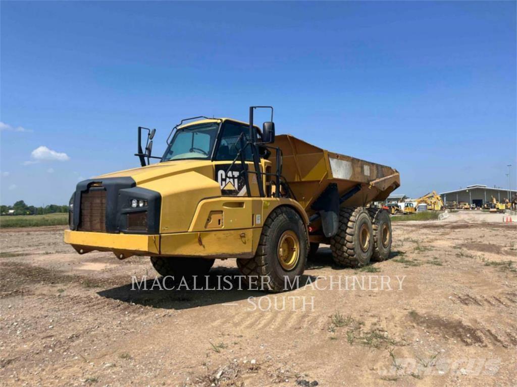 CAT 740B 鉸接式起吊車