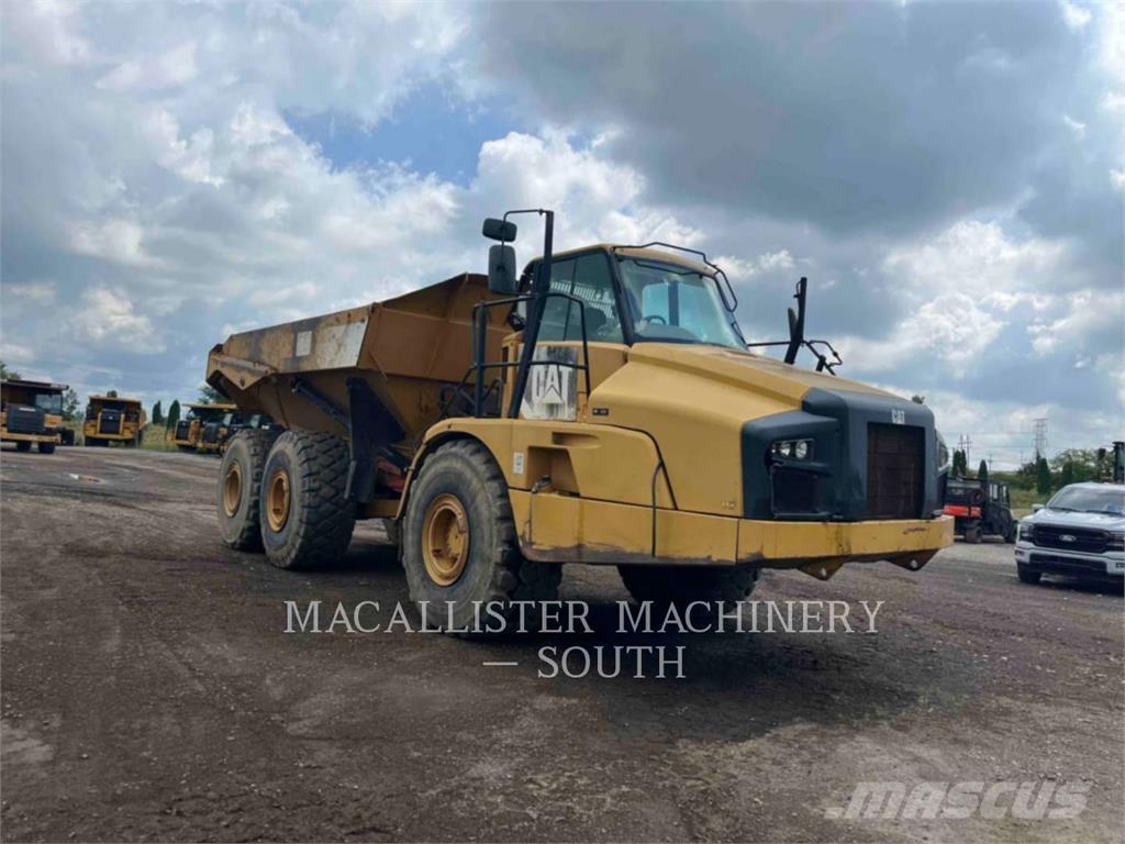 CAT 740B 鉸接式起吊車