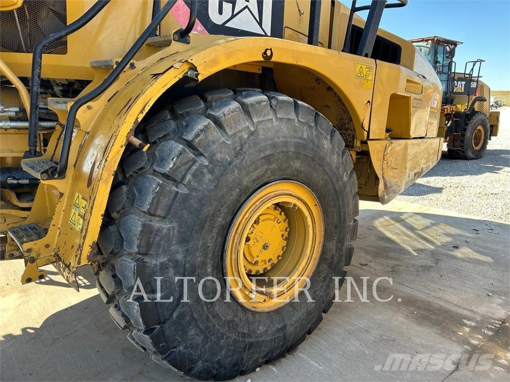 CAT 740B 鉸接式起吊車