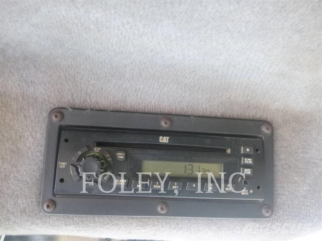 CAT 740B 鉸接式起吊車