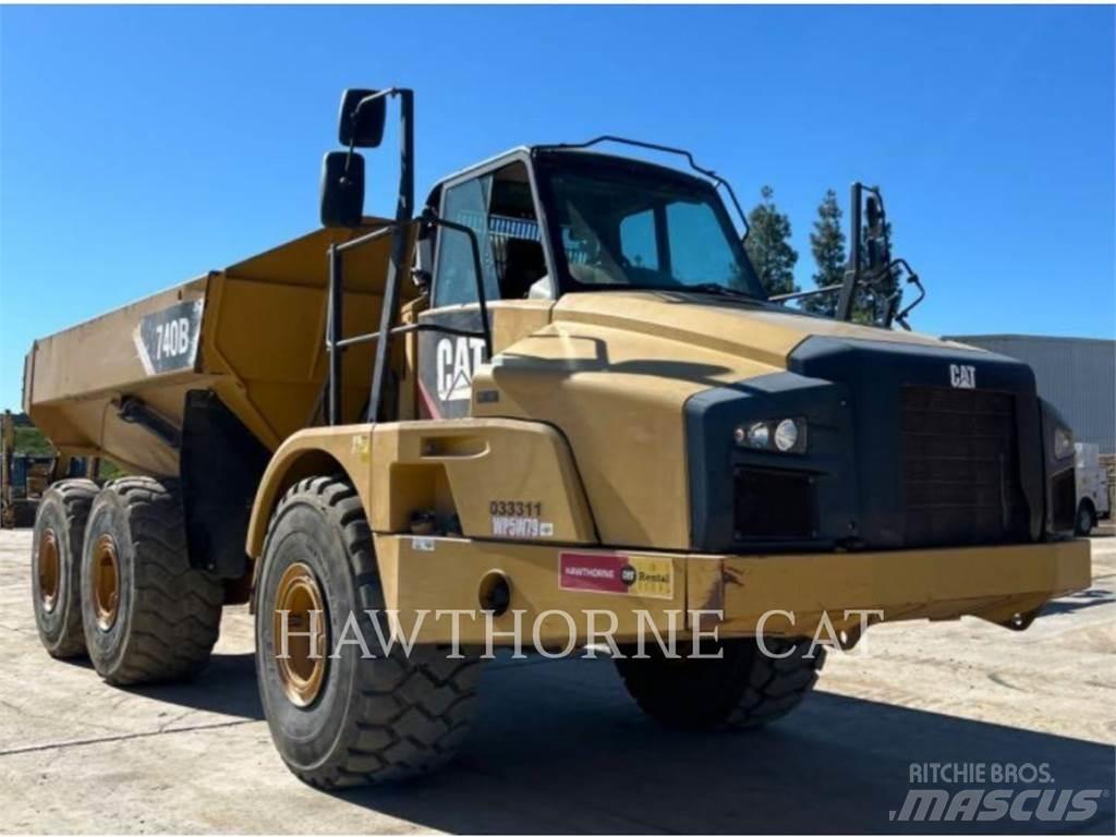 CAT 740B 鉸接式起吊車