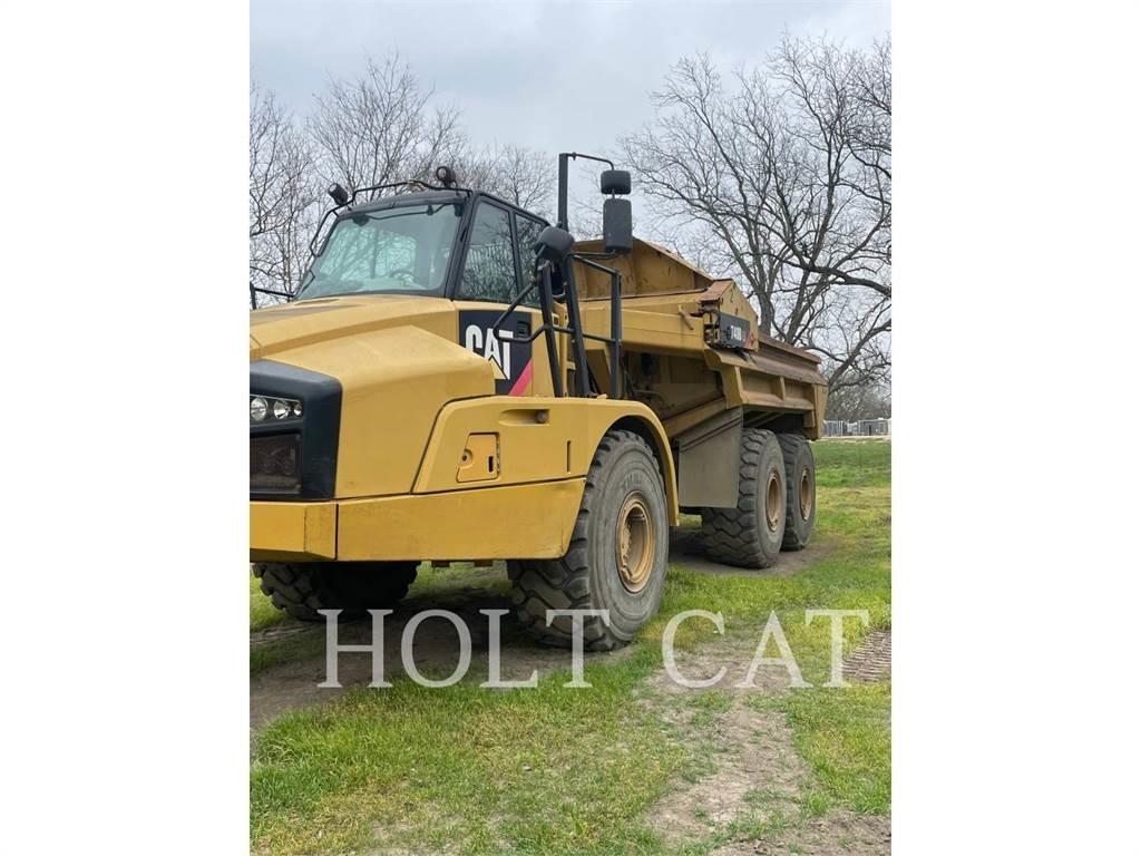CAT 740BEJ 鉸接式起吊車