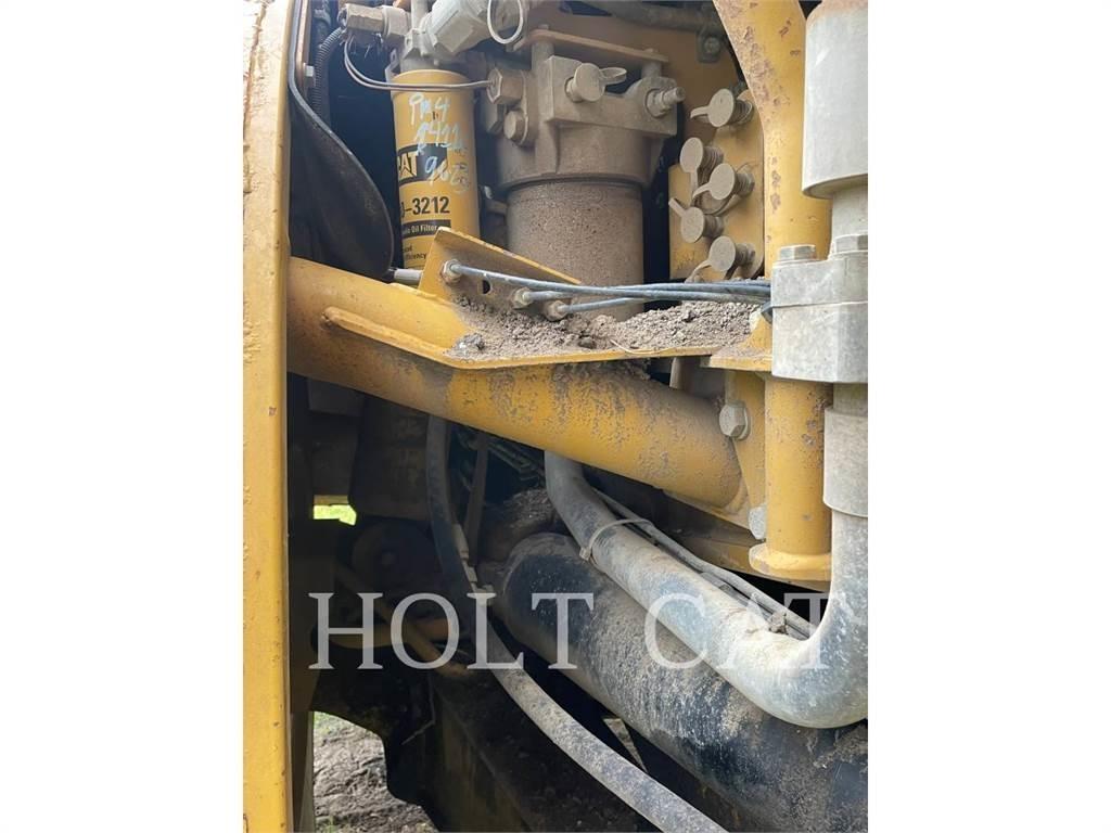CAT 740BEJ 鉸接式起吊車