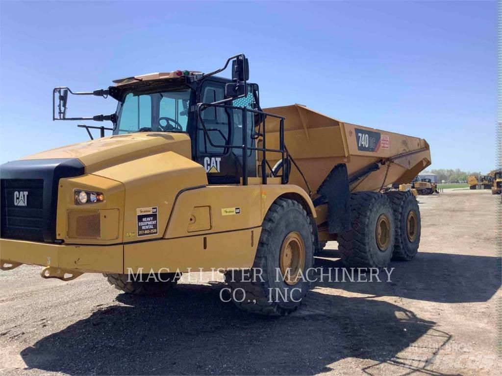 CAT 740GC 鉸接式起吊車