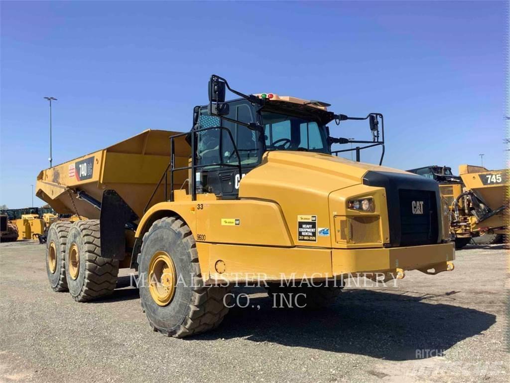 CAT 740GC 鉸接式起吊車