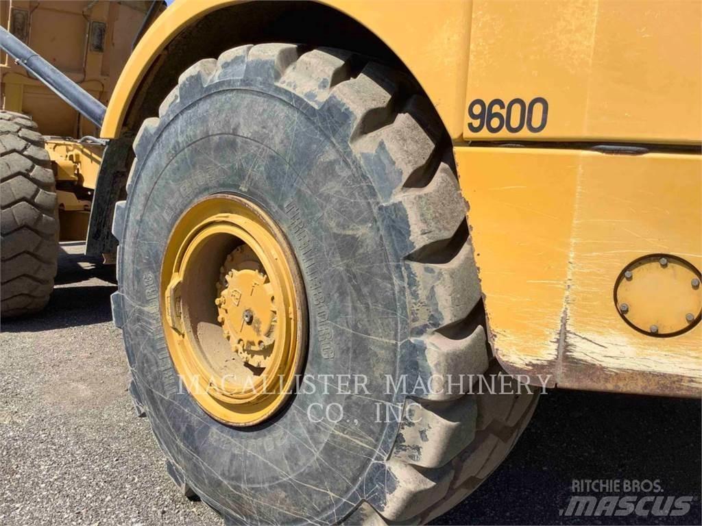 CAT 740GC 鉸接式起吊車