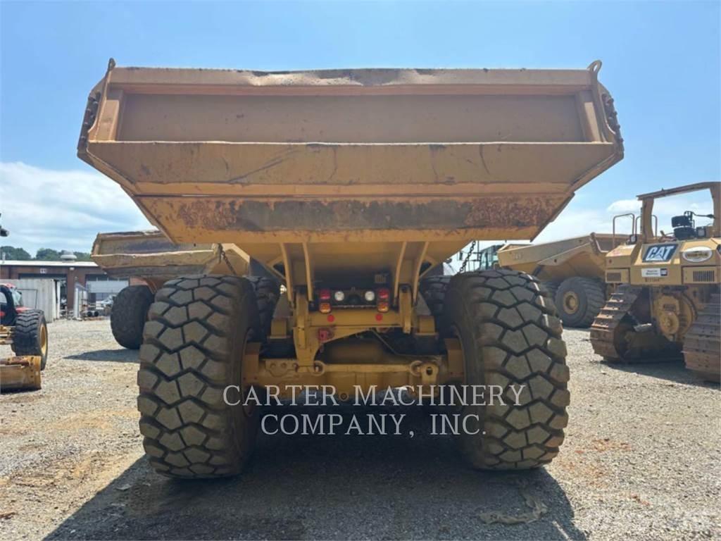 CAT 740GC 鉸接式起吊車