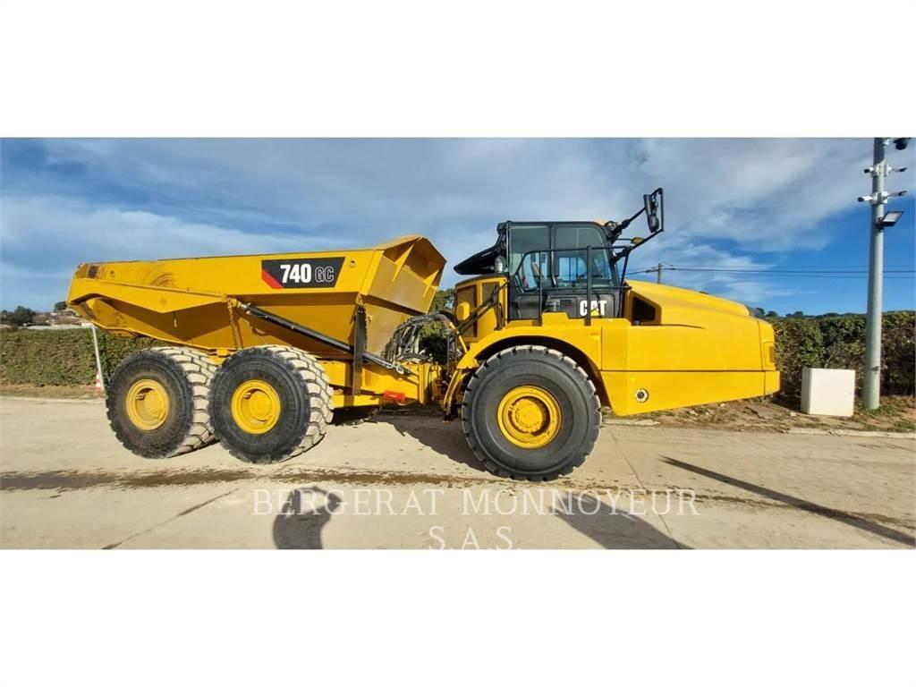 CAT 740GC 鉸接式起吊車