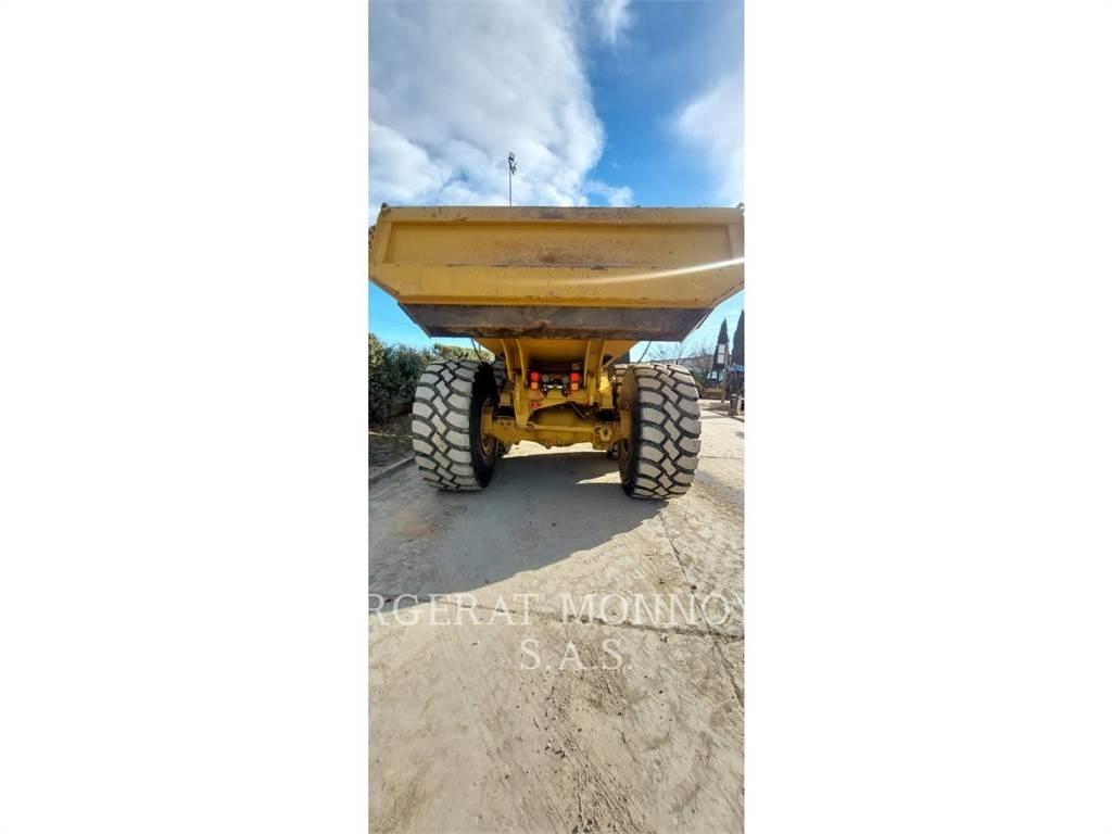 CAT 740GC 鉸接式起吊車