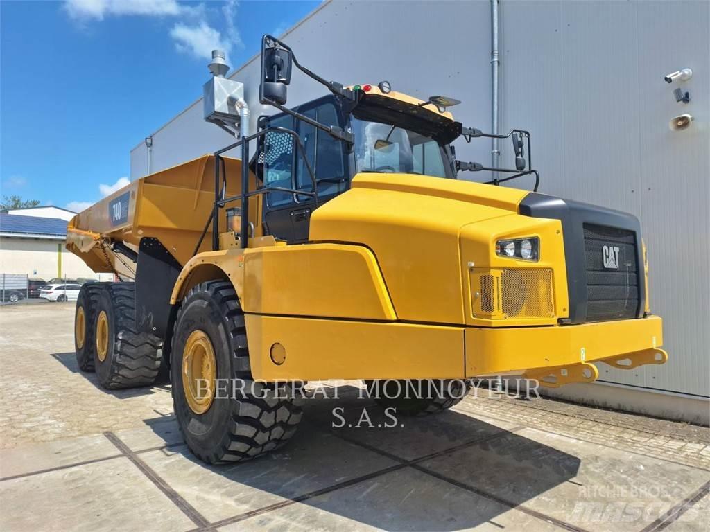CAT 740GC 鉸接式起吊車