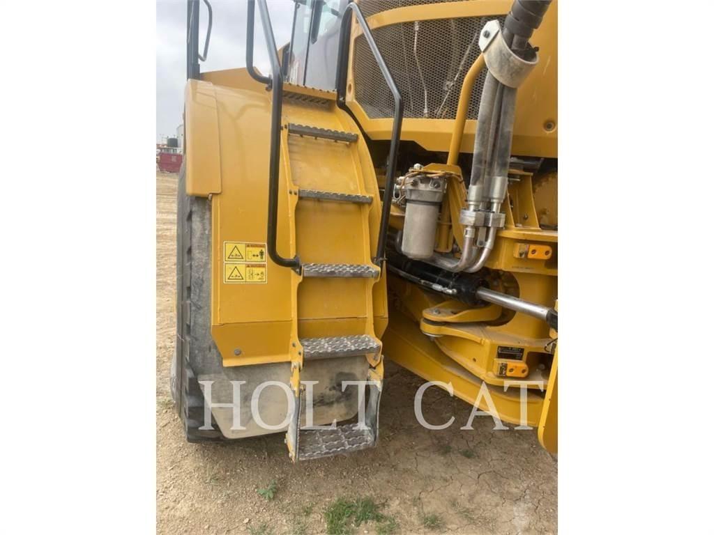 CAT 740GC 鉸接式起吊車