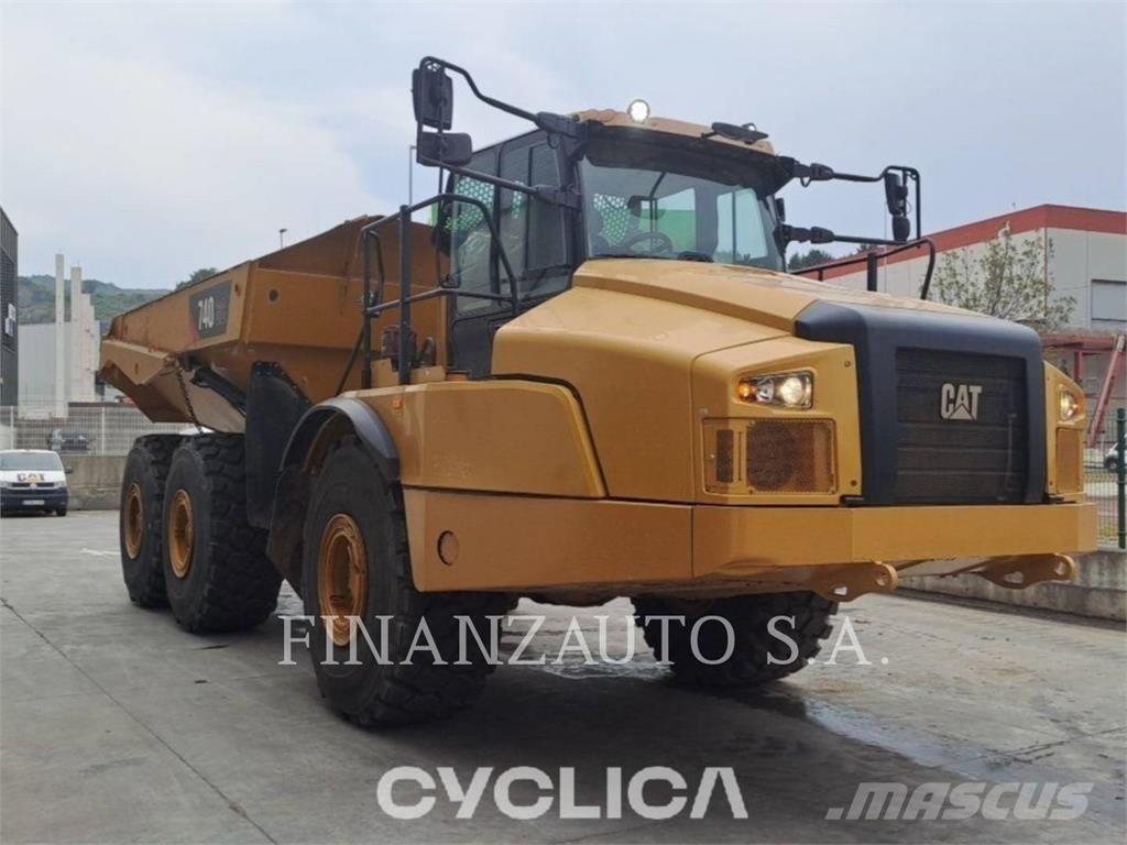 CAT 740GC 鉸接式起吊車