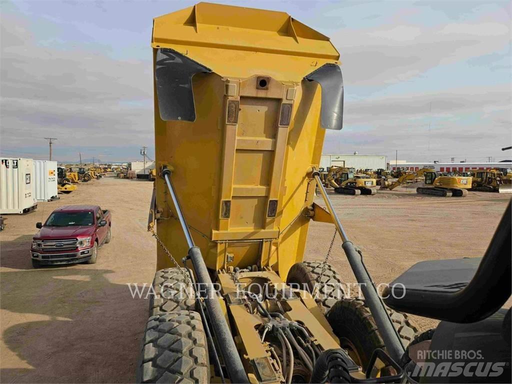 CAT 740GC 鉸接式起吊車