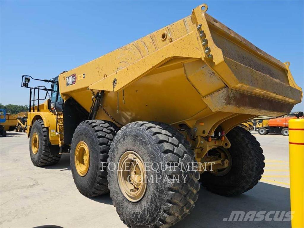 CAT 740GC-04 鉸接式起吊車